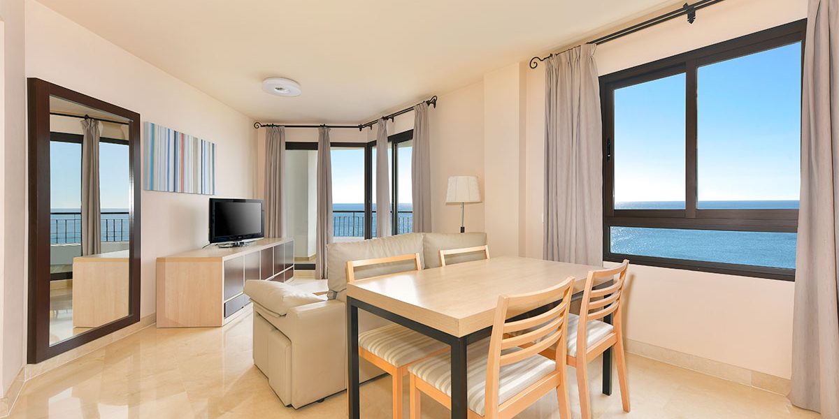 olee-holiday-rentals-apartamento-1-dormitorio-frontal-salon-1