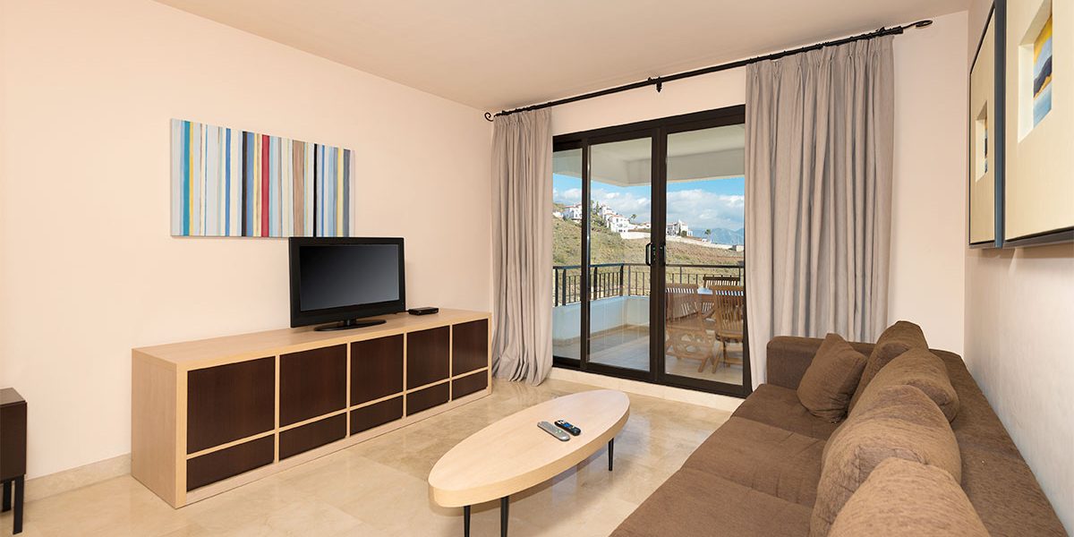 olee-holiday-rentals-apartamento-2-dormitorios-lateral-salon-1